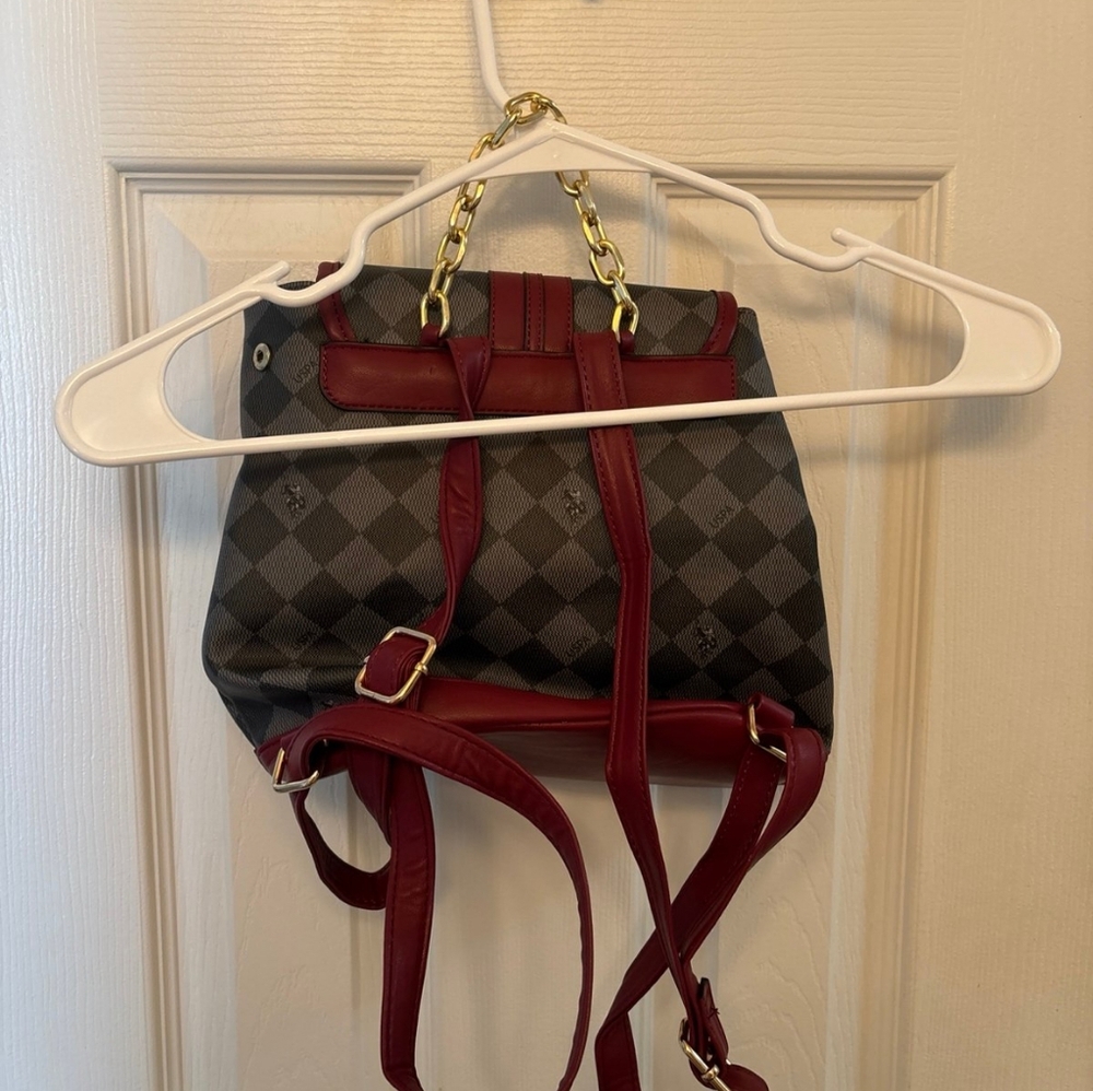 Backpack - Picture 2 of 2
